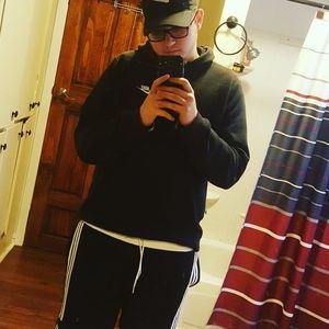 Meet your Posher, Dominic